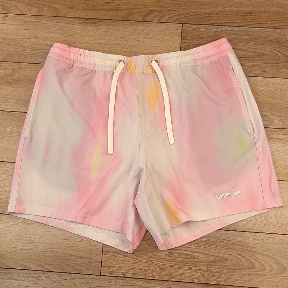 BAMBOO AVE Pink White Yellow Abstract Sz L Athletic Performance Workout Shorts‎